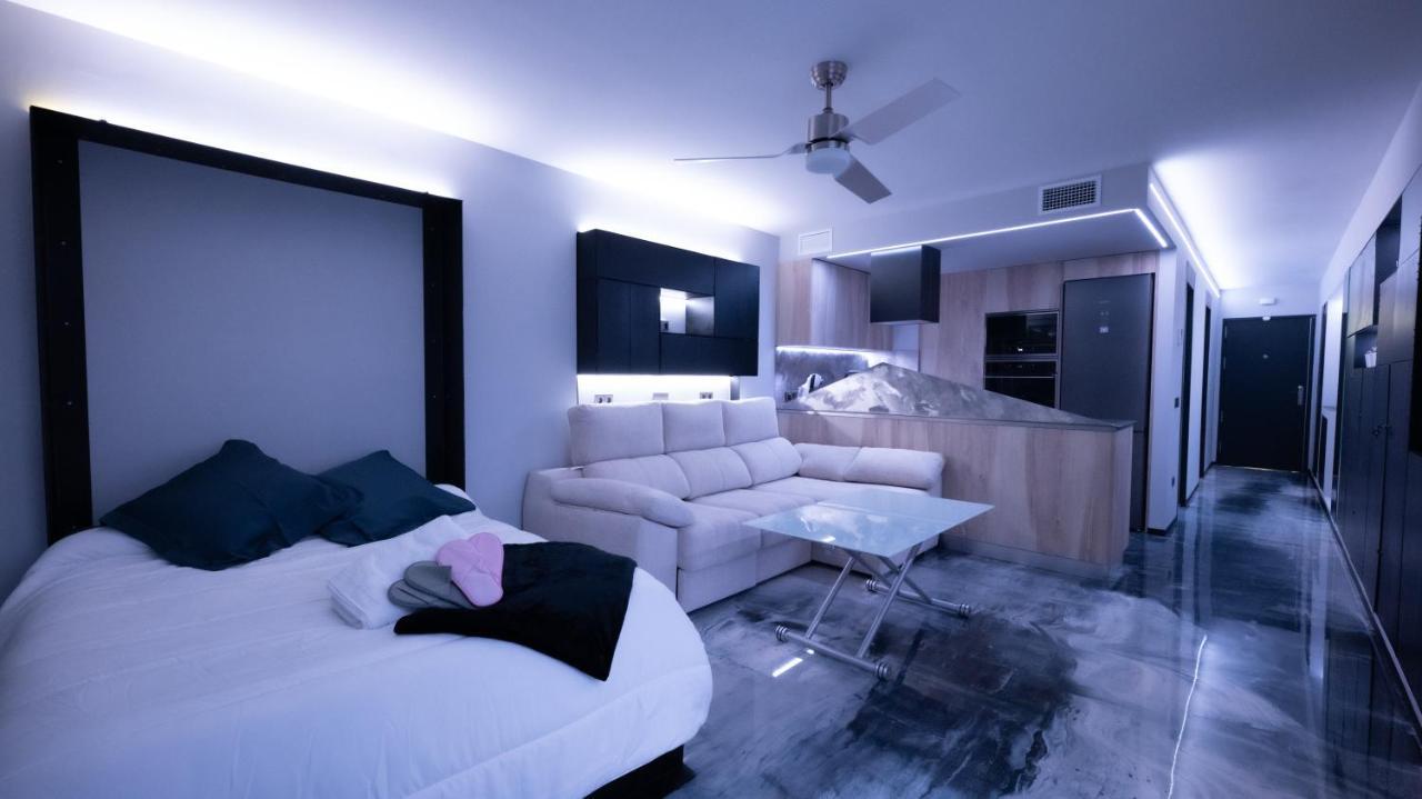 La Farola - Luxury Domotic Flat In Puerto Deportivo Διαμέρισμα Μαρμπέλλα Εξωτερικό φωτογραφία