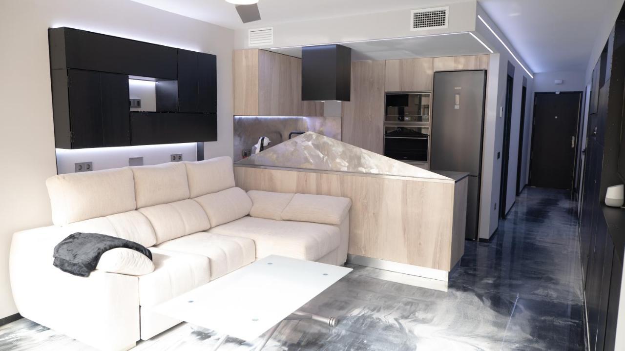 La Farola - Luxury Domotic Flat In Puerto Deportivo Διαμέρισμα Μαρμπέλλα Εξωτερικό φωτογραφία