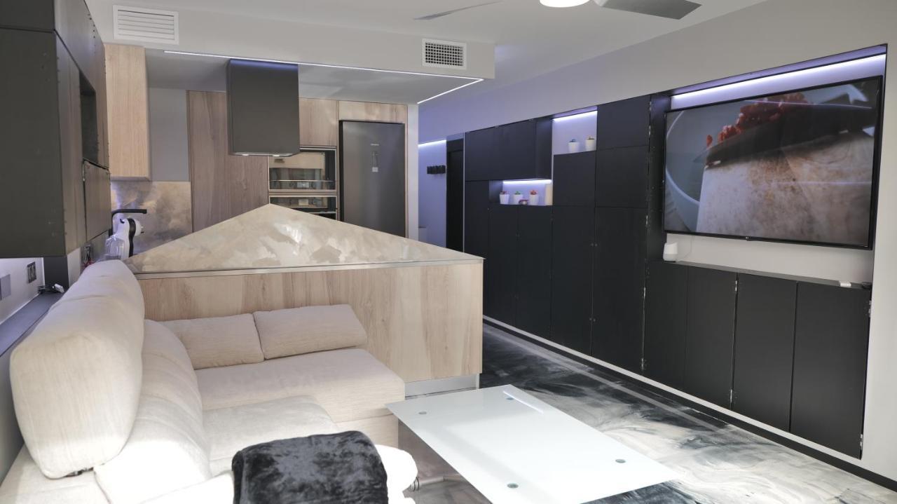 La Farola - Luxury Domotic Flat In Puerto Deportivo Διαμέρισμα Μαρμπέλλα Εξωτερικό φωτογραφία
